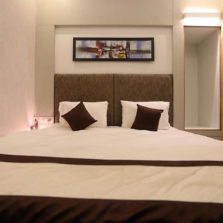 Hotel Mahendra Plaza Hardoi Екстер'єр фото