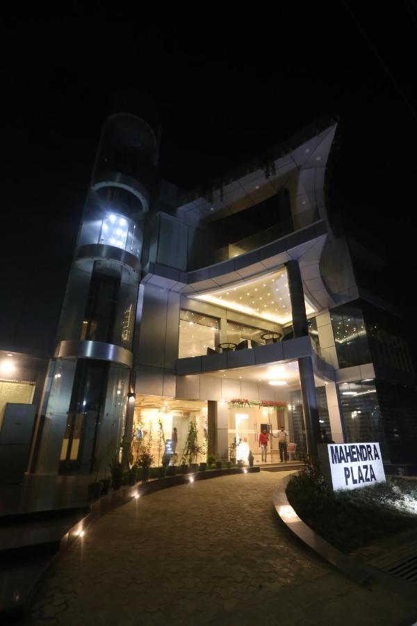 Hotel Mahendra Plaza Hardoi Екстер'єр фото