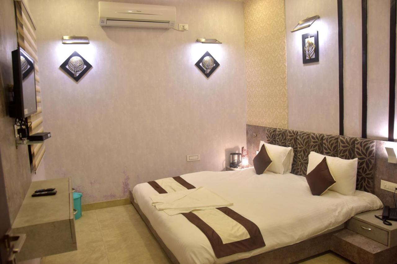 Hotel Mahendra Plaza Hardoi Екстер'єр фото