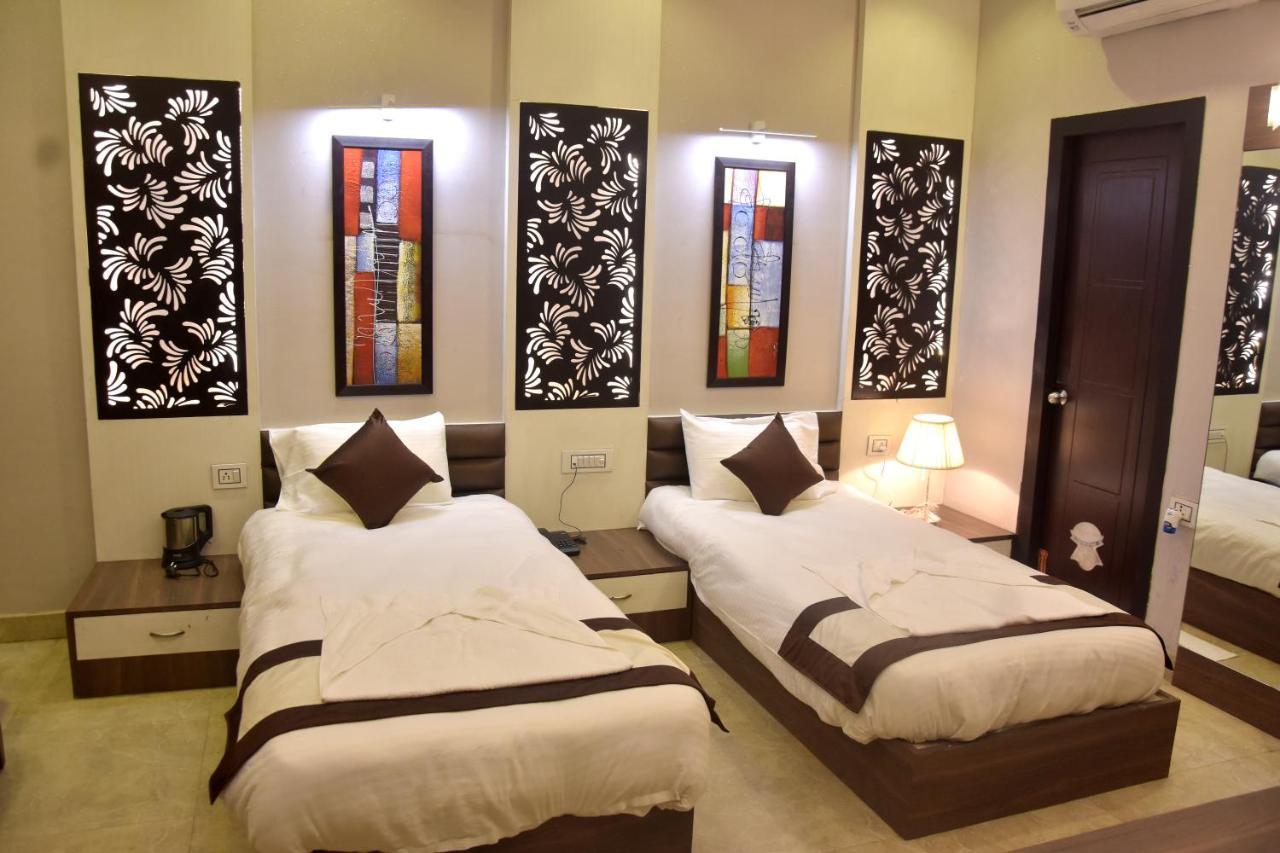 Hotel Mahendra Plaza Hardoi Екстер'єр фото